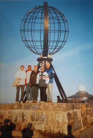 3 Generaties op de Nordkapp in 2002 tijdens een 5-weekse reis door Scandinavië.Grotere weergave en reactie: klik hier" 